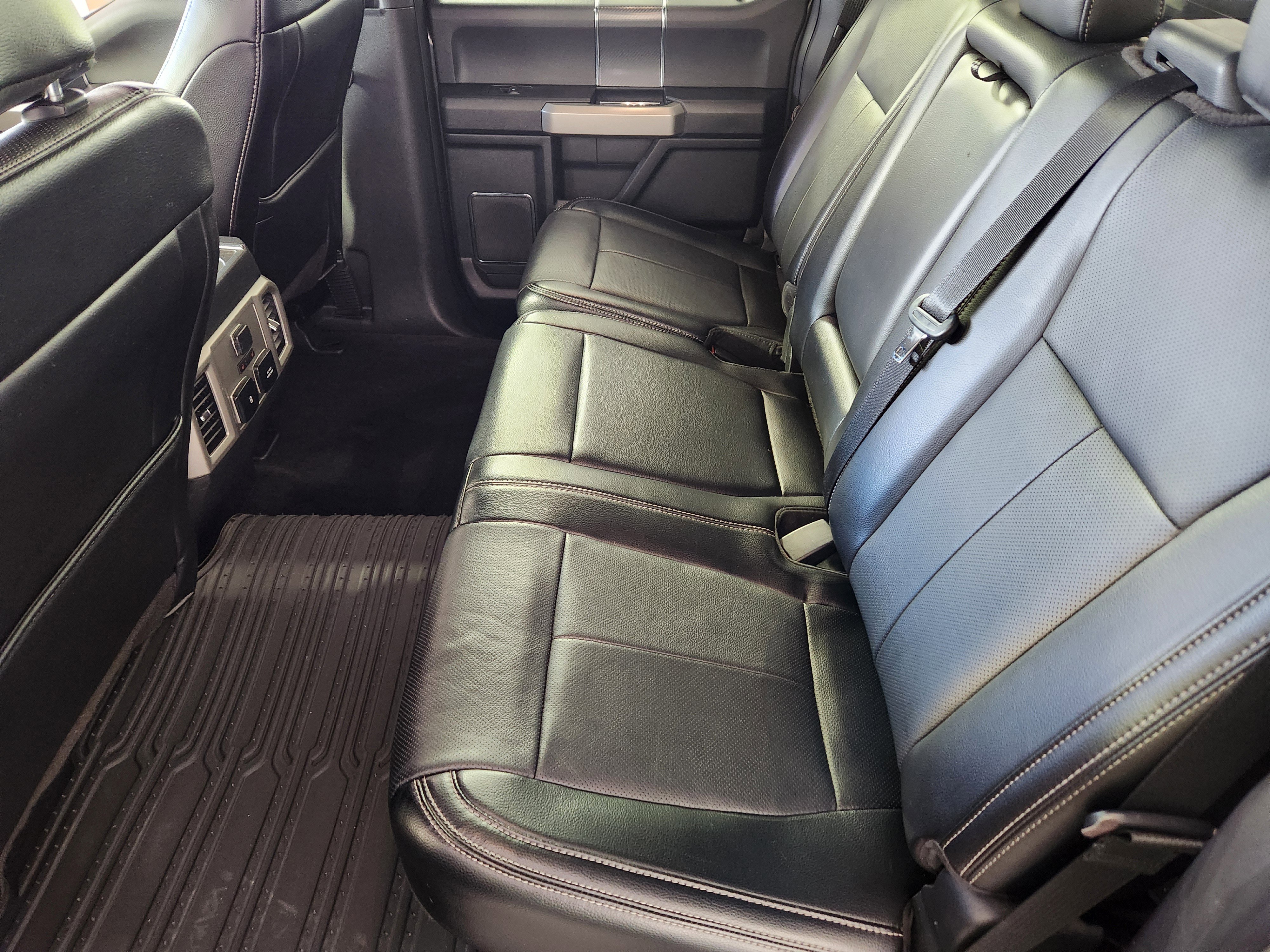Used 2018 Ford F150 Lariat w/ Equipment Group 502A Luxury AWD/4WD image 14