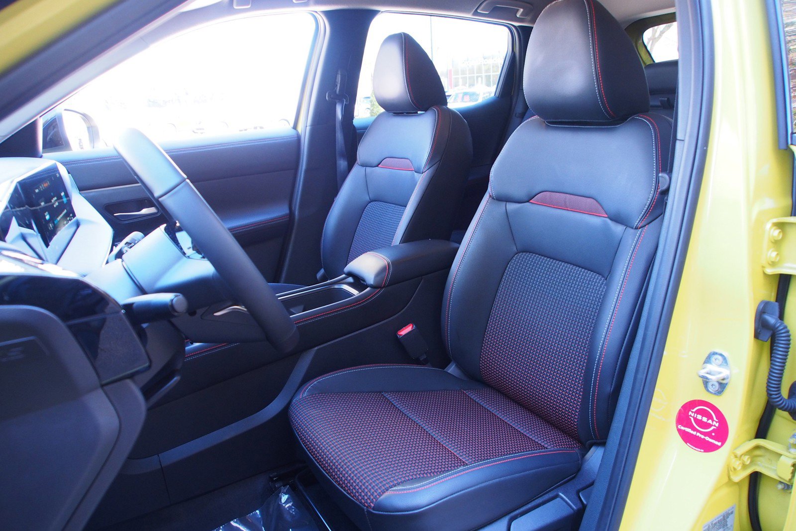 Used 2025 Nissan Kicks SR image 16