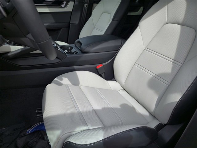 New 2025 Porsche Cayenne Turbo image 5