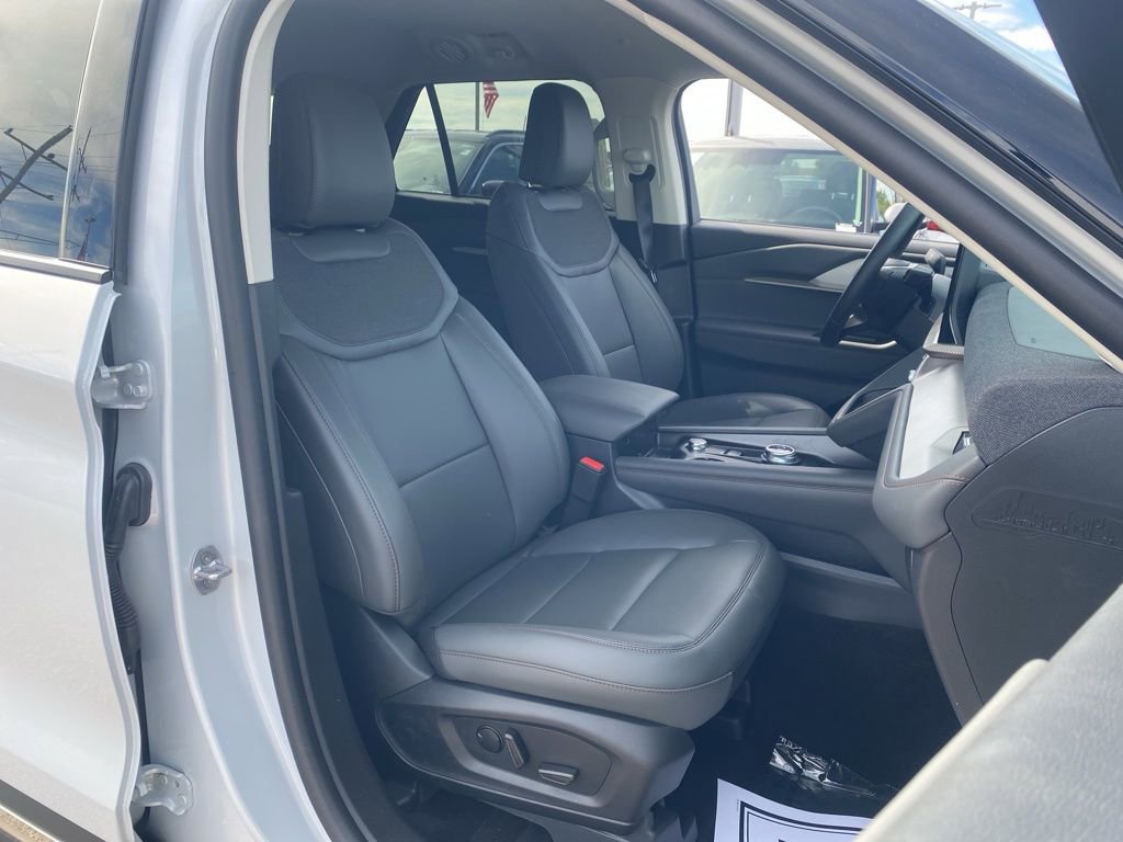 New 2025 Ford Explorer Active image 28