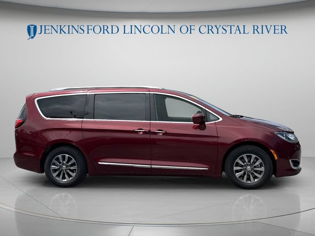Used 2019 Chrysler Pacifica Touring-L Plus FWD image 3