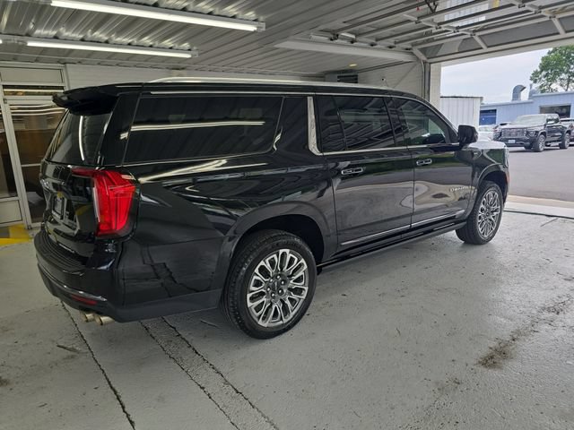 Certified 2024 GMC Yukon XL Denali Ultimate AWD/4WD image 6
