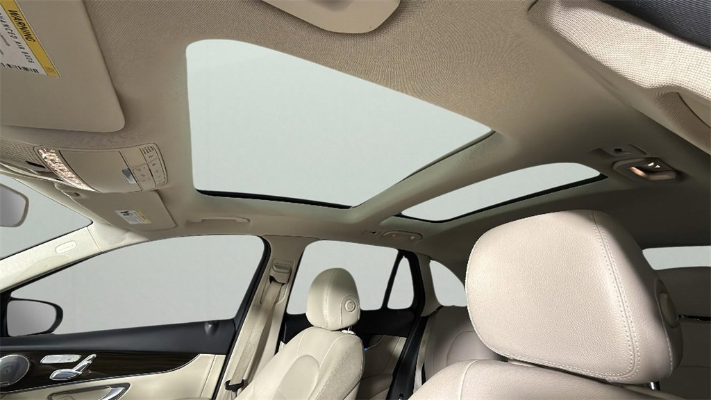 Used 2017 Mercedes-Benz GLC 300 4MATIC image 26