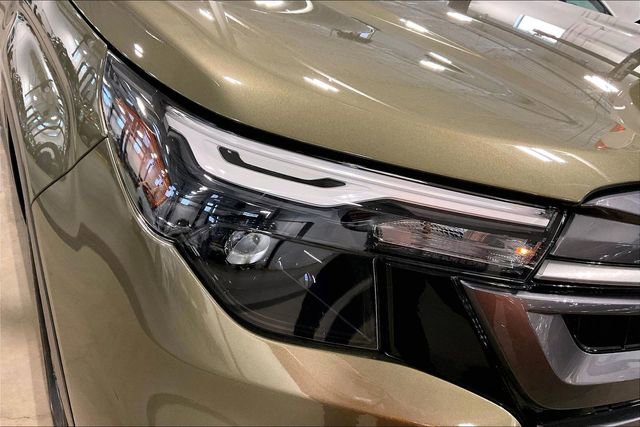 Used 2025 Subaru Forester Premium image 28