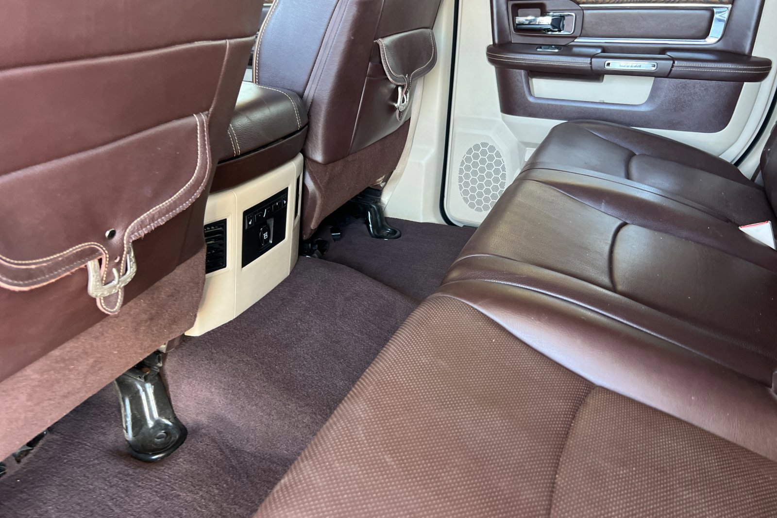 Used 2018 RAM 3500 Laramie Longhorn image 10