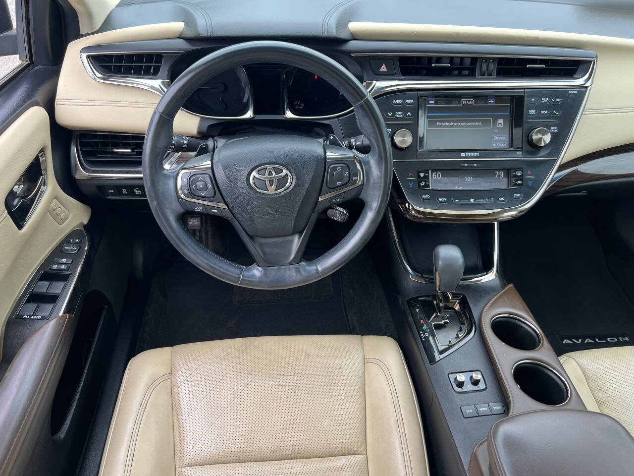 Used 2013 Toyota Avalon Limited w/ Technology Pkg FWD image 18