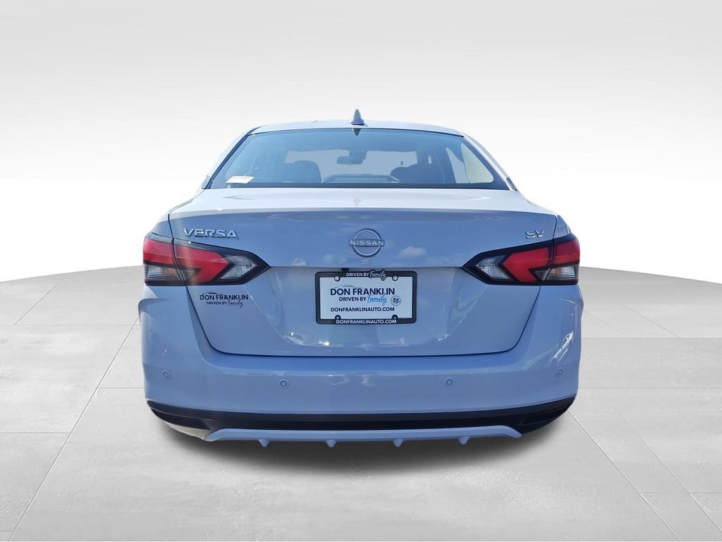 Used 2024 Nissan Versa SV FWD image 4