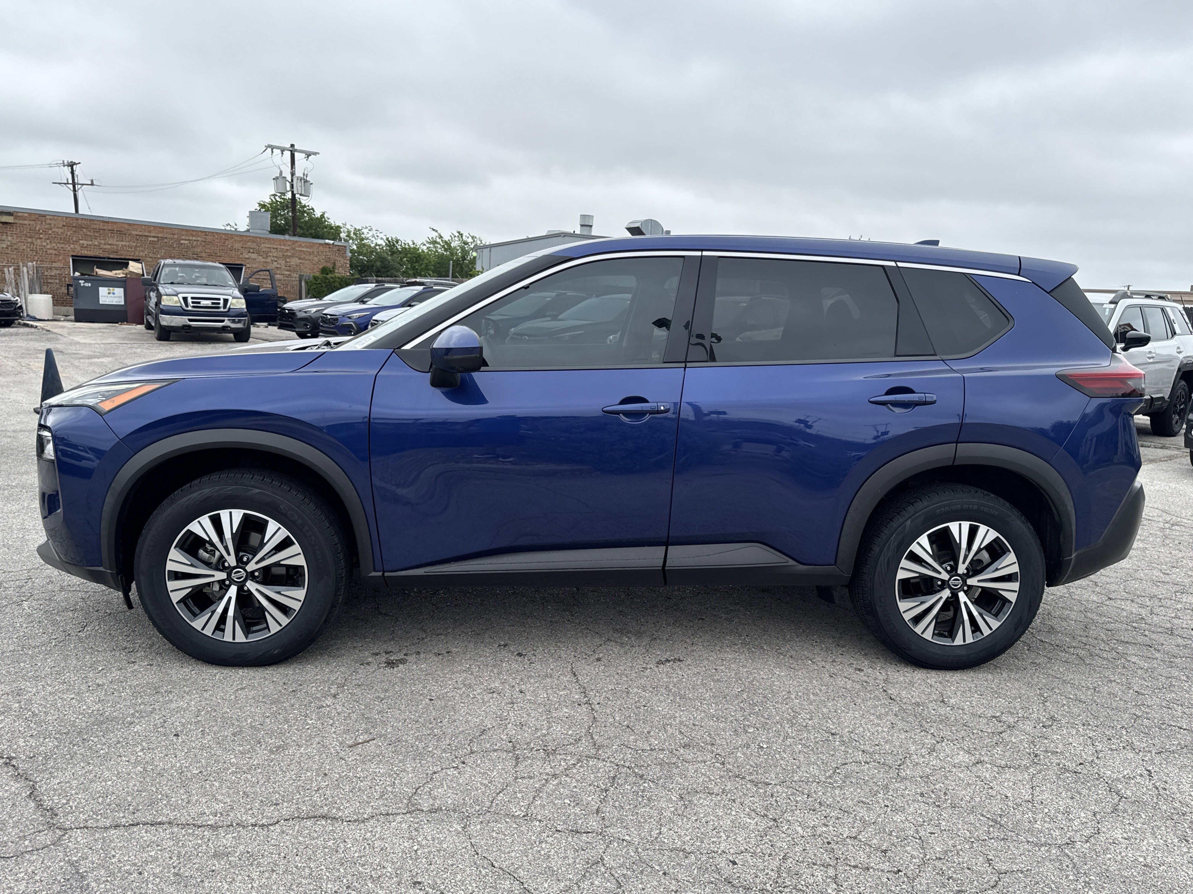 Used 2021 Nissan Rogue SV FWD image 6