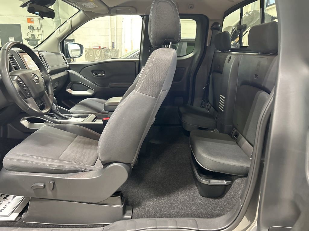 Used 2022 Nissan Frontier SV image 25