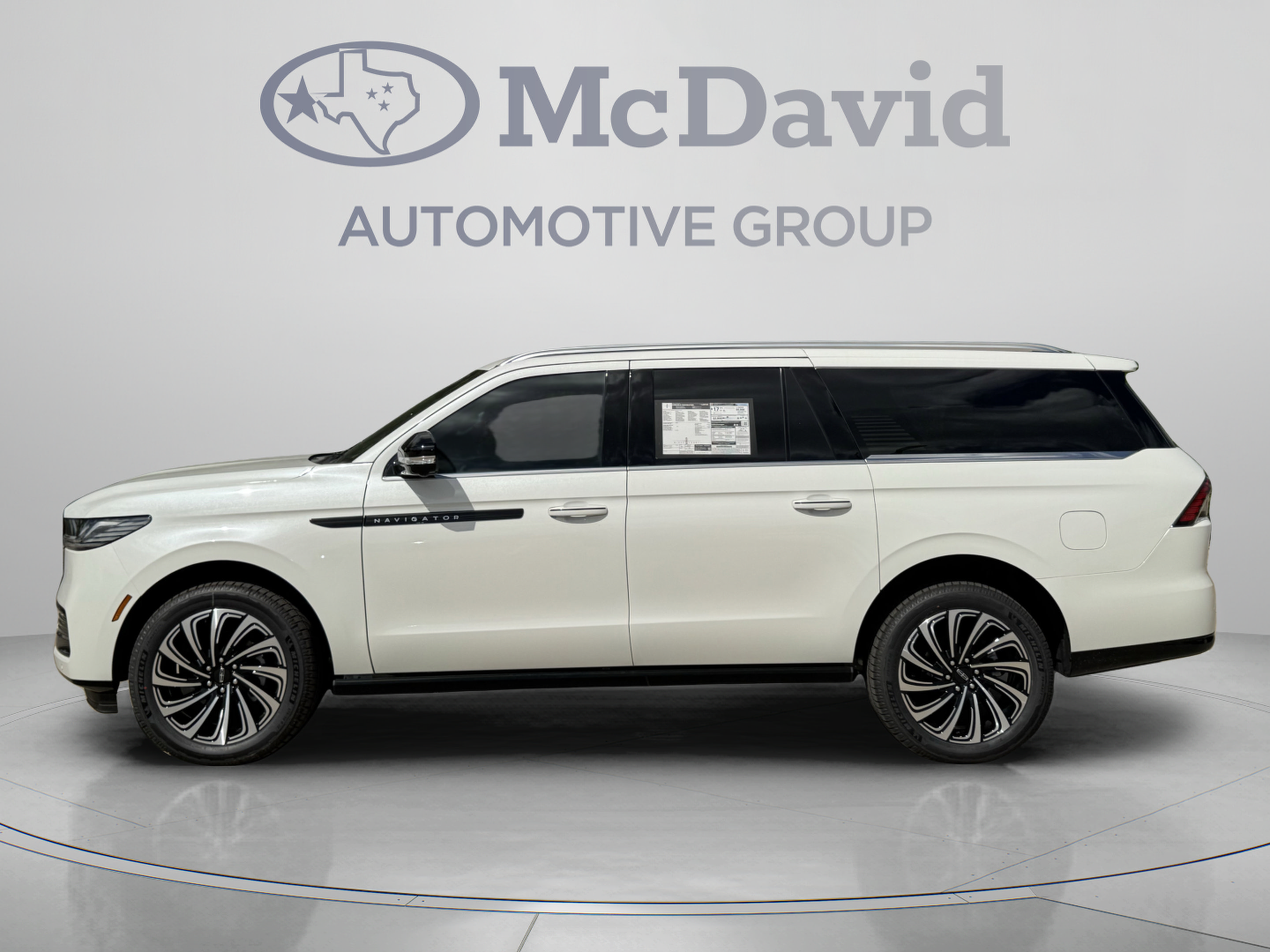 New 2026 Lincoln Navigator L Black Label AWD/4WD image 4