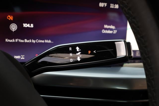 Used 2025 Cadillac Escalade Premium Luxury image 25