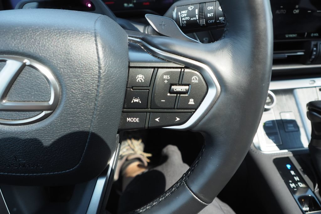 Used 2024 Lexus GX 550 w/ Cold Area Package AWD/4WD image 32