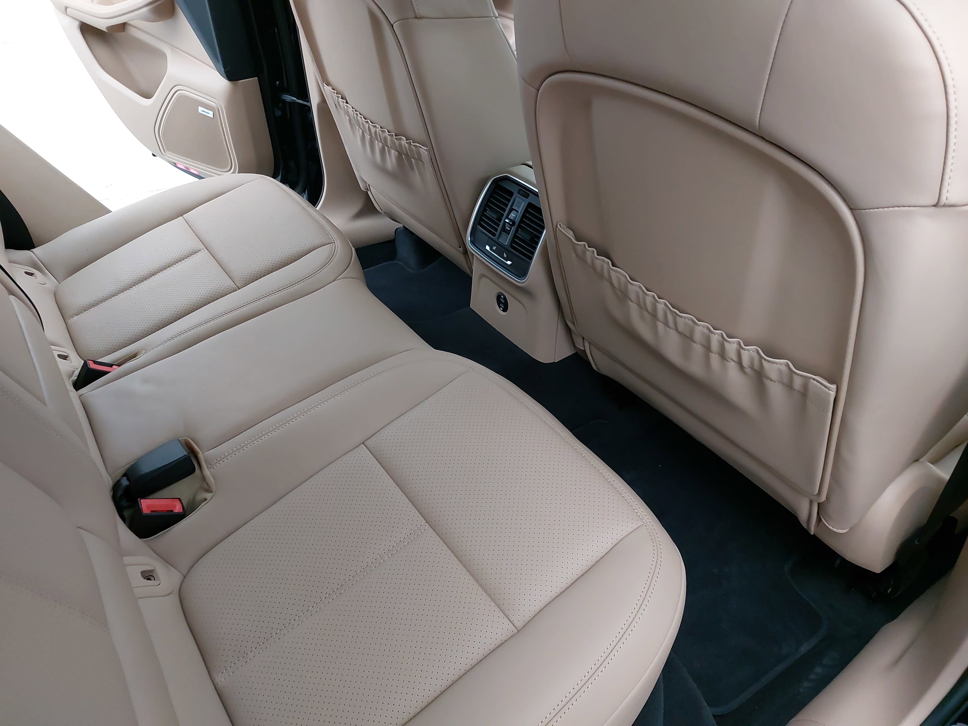 Certified 2026 Porsche Macan image 13