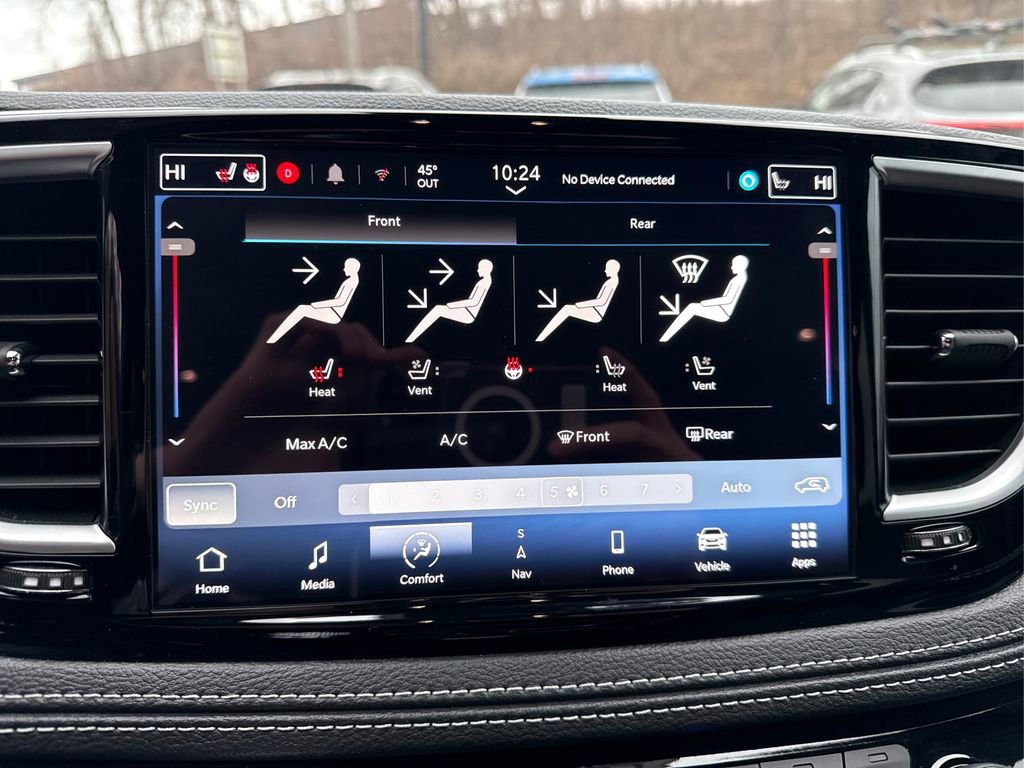 Used 2024 Chrysler Pacifica Limited w/ S Appearance Package image 32