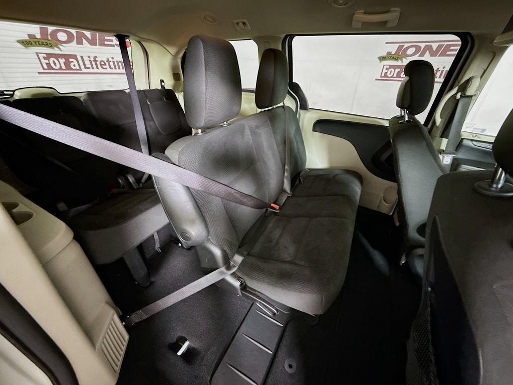 Used 2019 Dodge Grand Caravan SE w/ UConnect Hands-Free Group FWD image 30