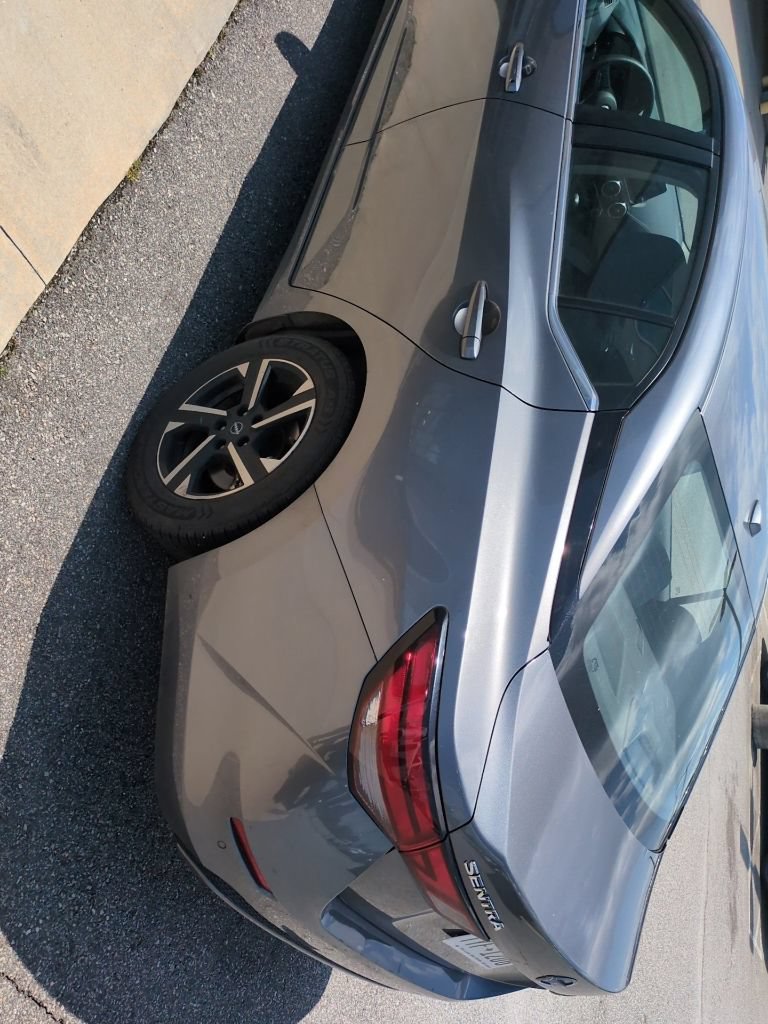 Used 2024 Nissan Sentra SV FWD image 8