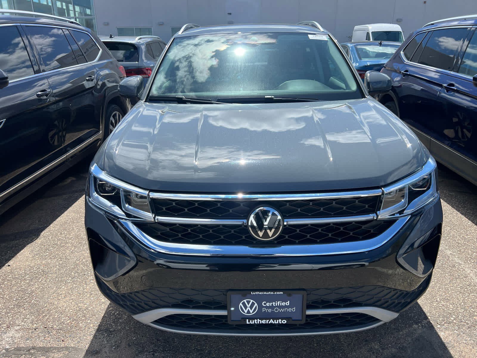 Used 2024 Volkswagen Taos SEL AWD/4WD image 4