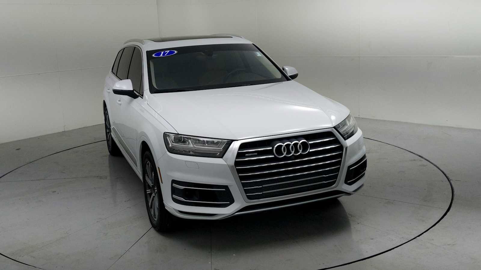 Used 2017 Audi Q7 3.0T Premium Plus AWD/4WD image 2