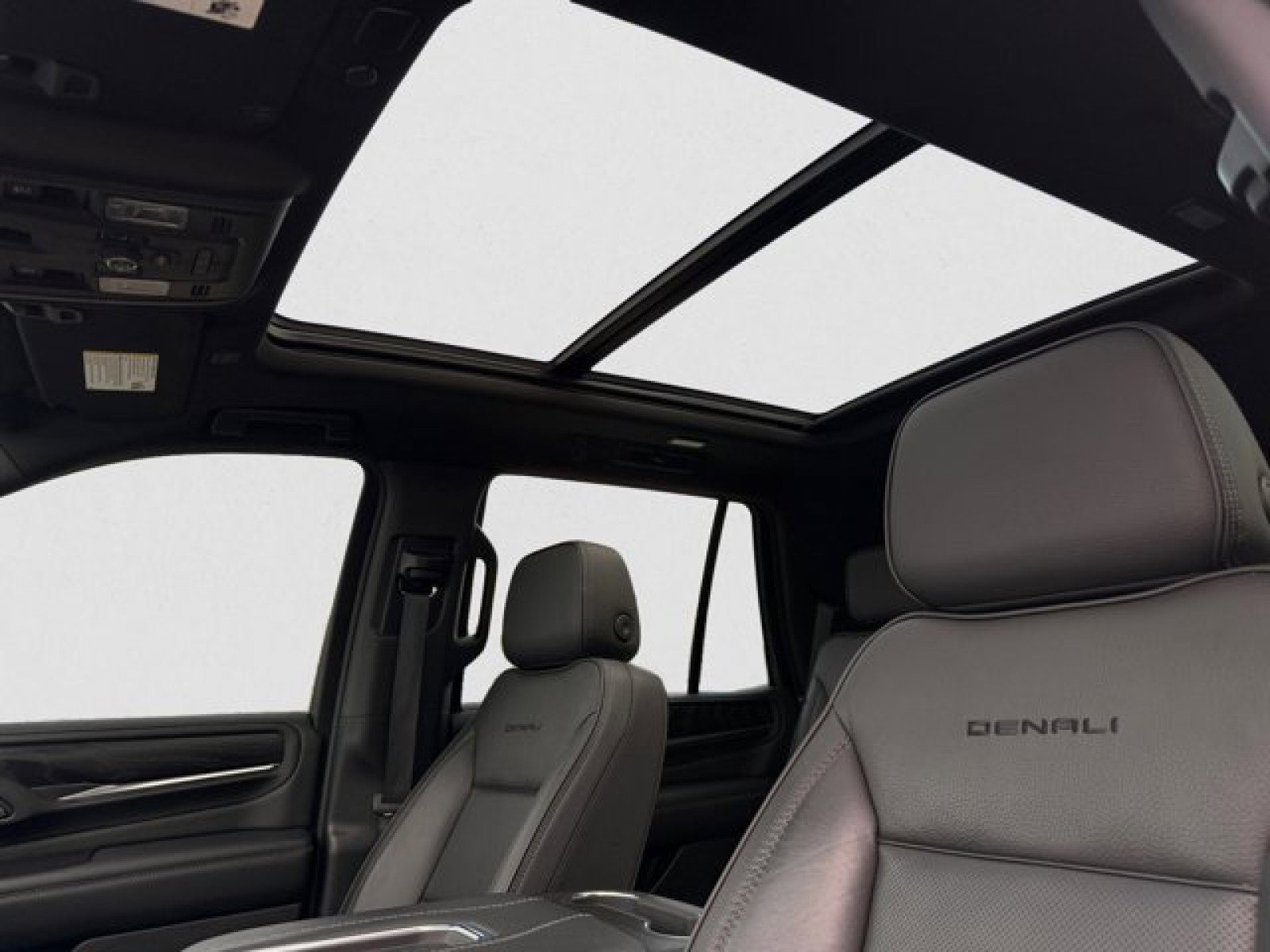 Used 2021 GMC Yukon Denali w/ LPO, Illumination Package AWD/4WD image 12