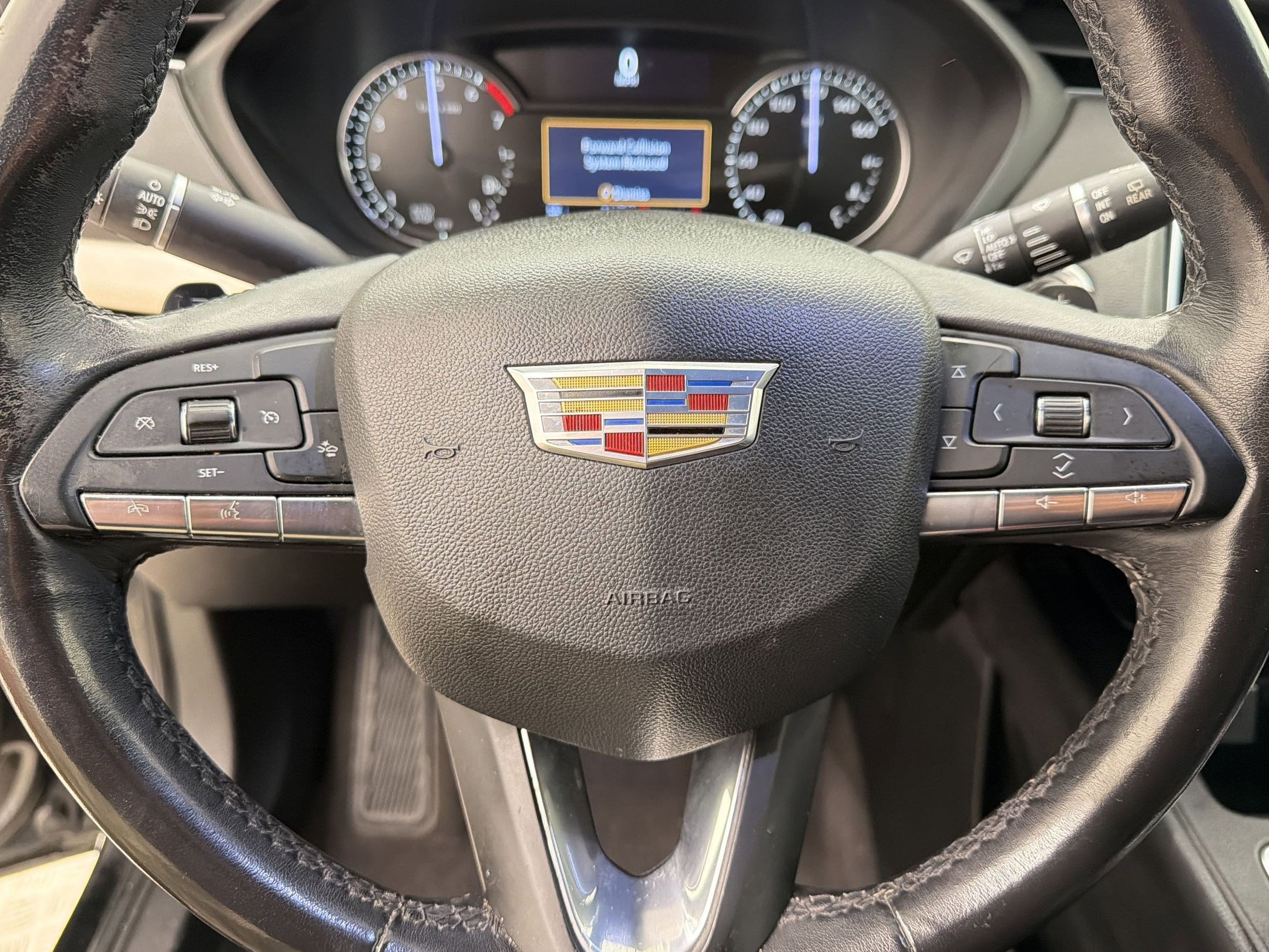 Used 2020 Cadillac XT4 Premium Luxury image 15