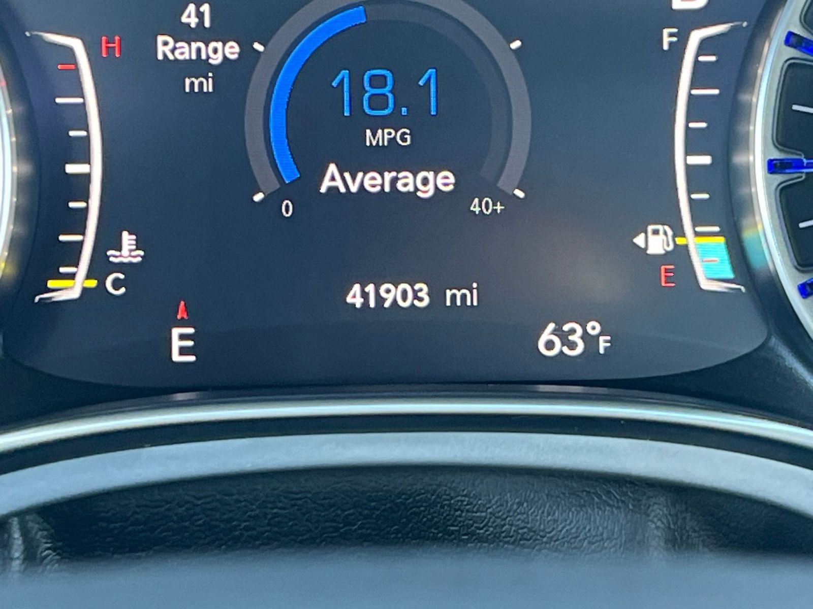 Used 2025 Chrysler Pacifica Limited image 42