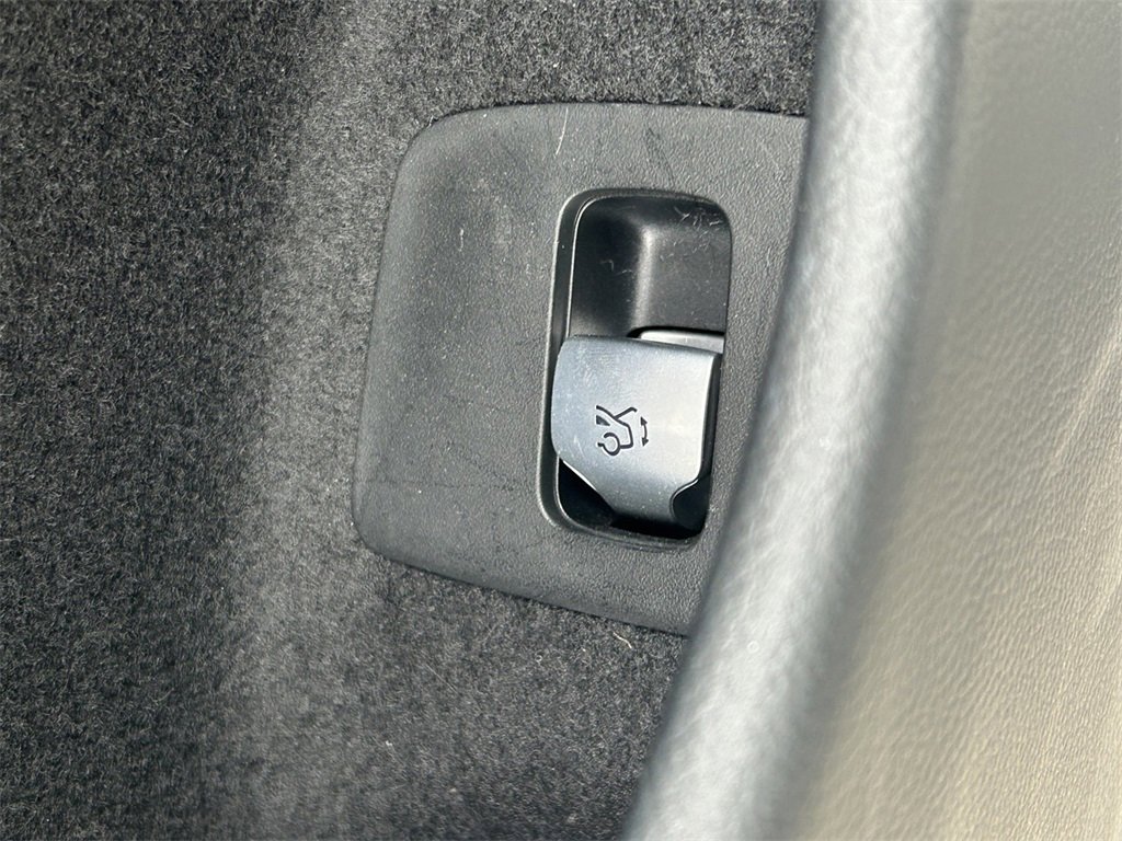 Used 2024 Mercedes-Benz E 350 4MATIC Sedan image 27