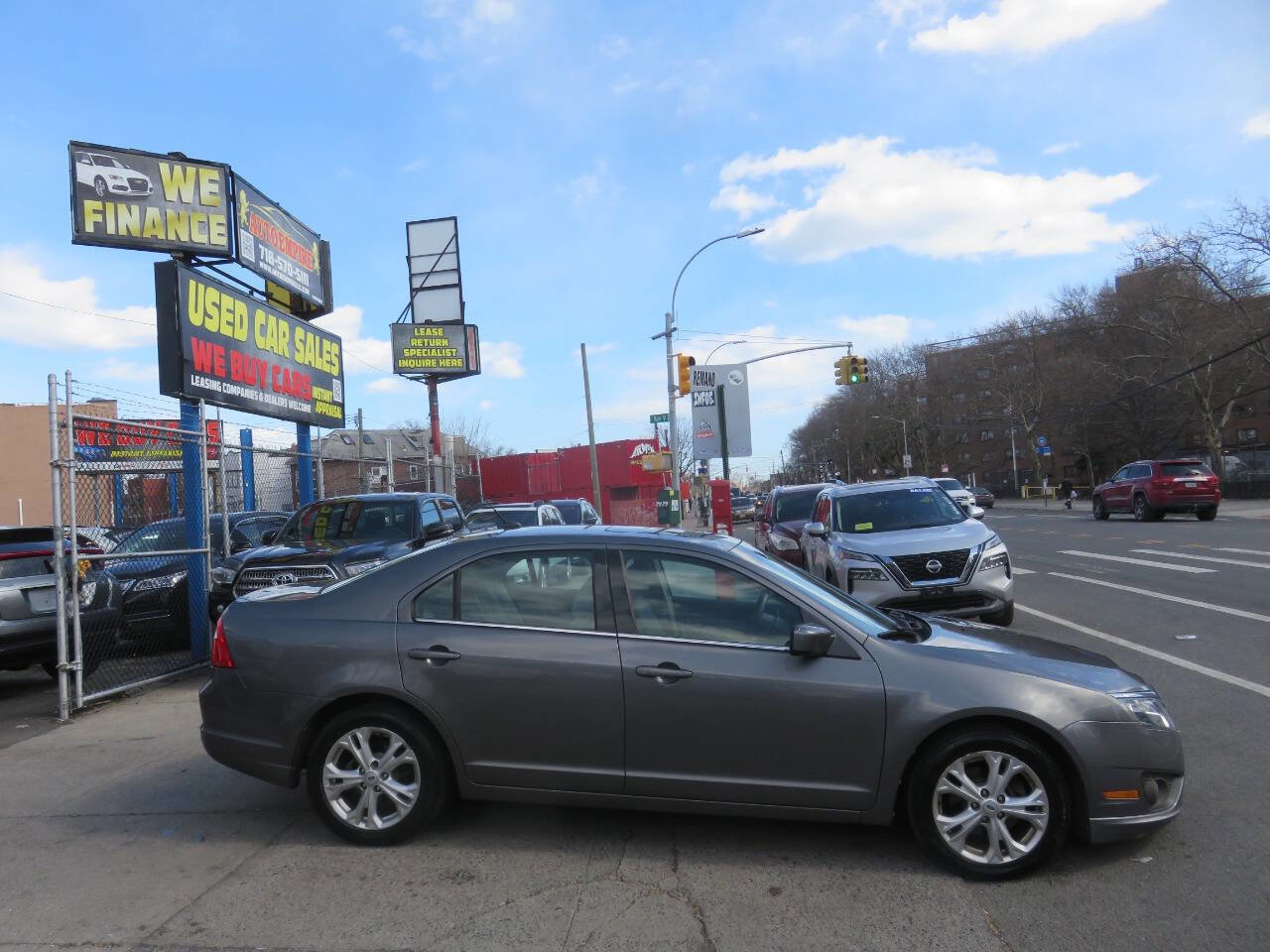Used 2012 Ford Fusion SE image 8