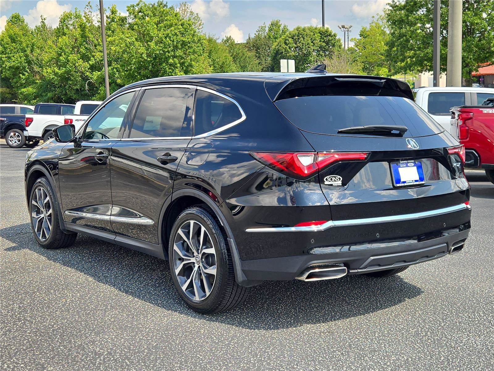 Used 2023 Acura MDX w/ Technology Package FWD image 9