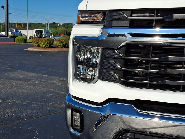 Used 2025 Chevrolet Silverado 2500 LT w/ Convenience Package AWD/4WD image 9
