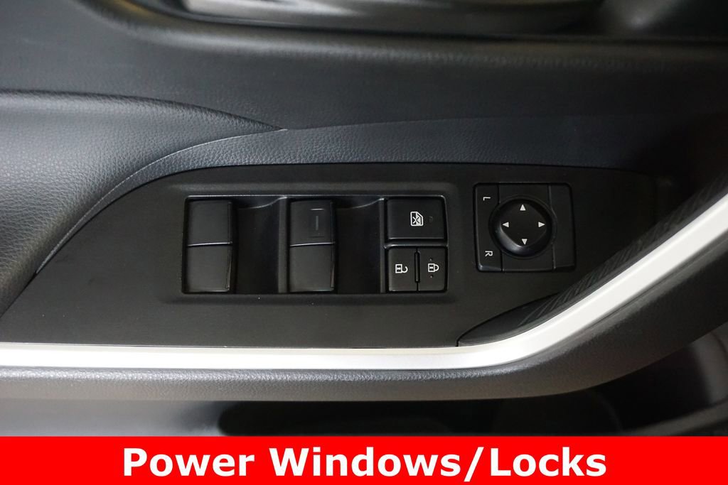 Used 2023 Toyota RAV4 LE AWD/4WD image 5