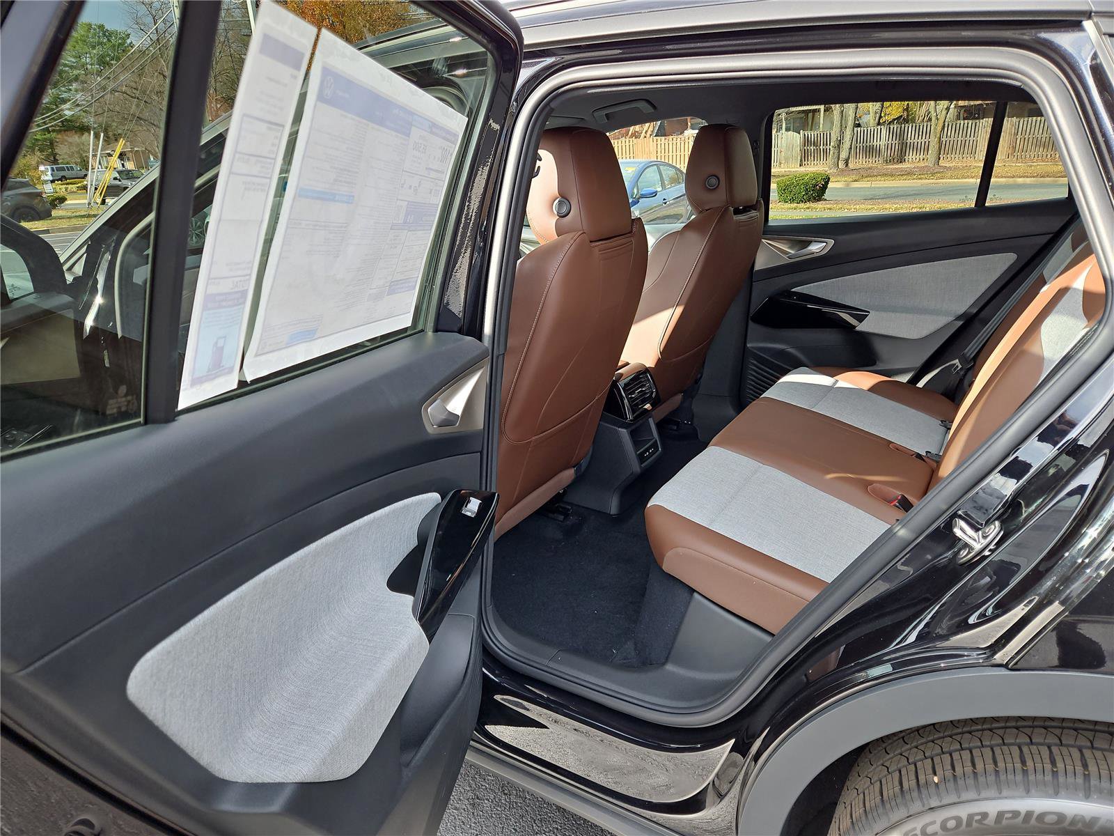 New 2025 Volkswagen ID.4 Pro image 22