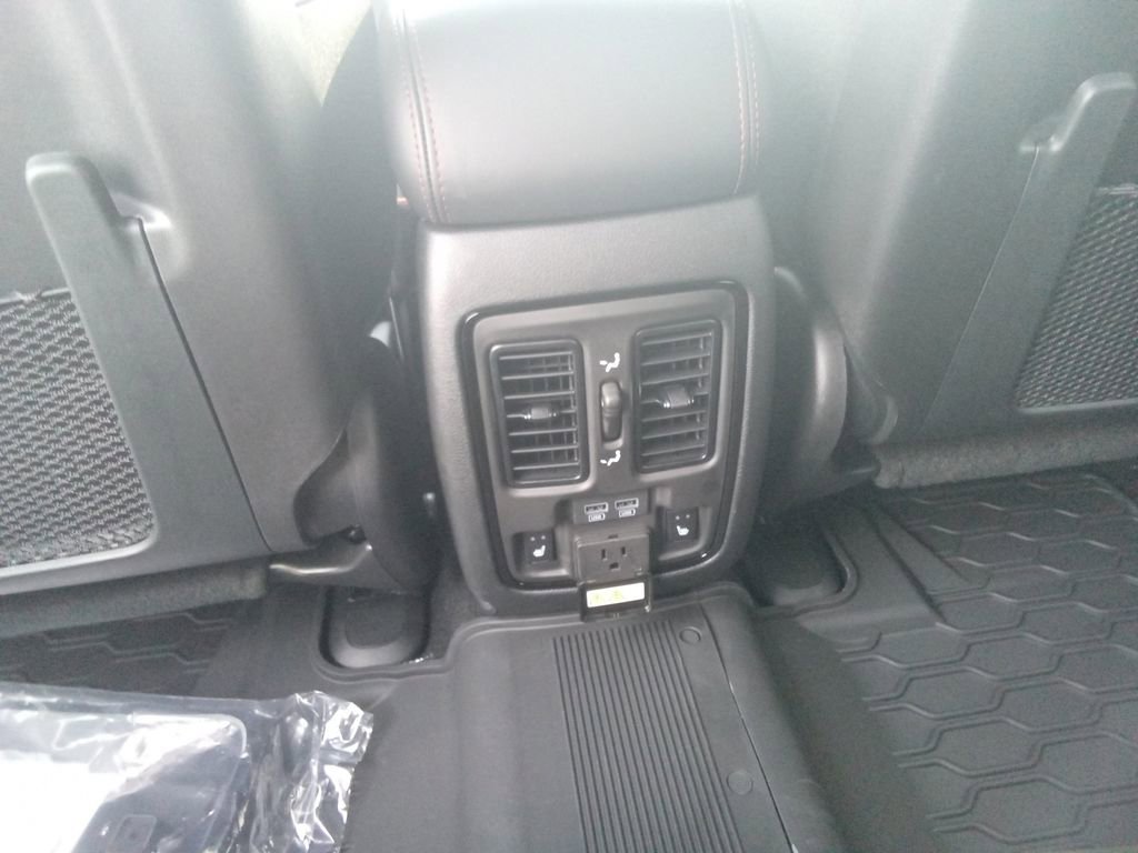 New 2026 Chrysler Pacifica Select w/ S Appearance Package image 27