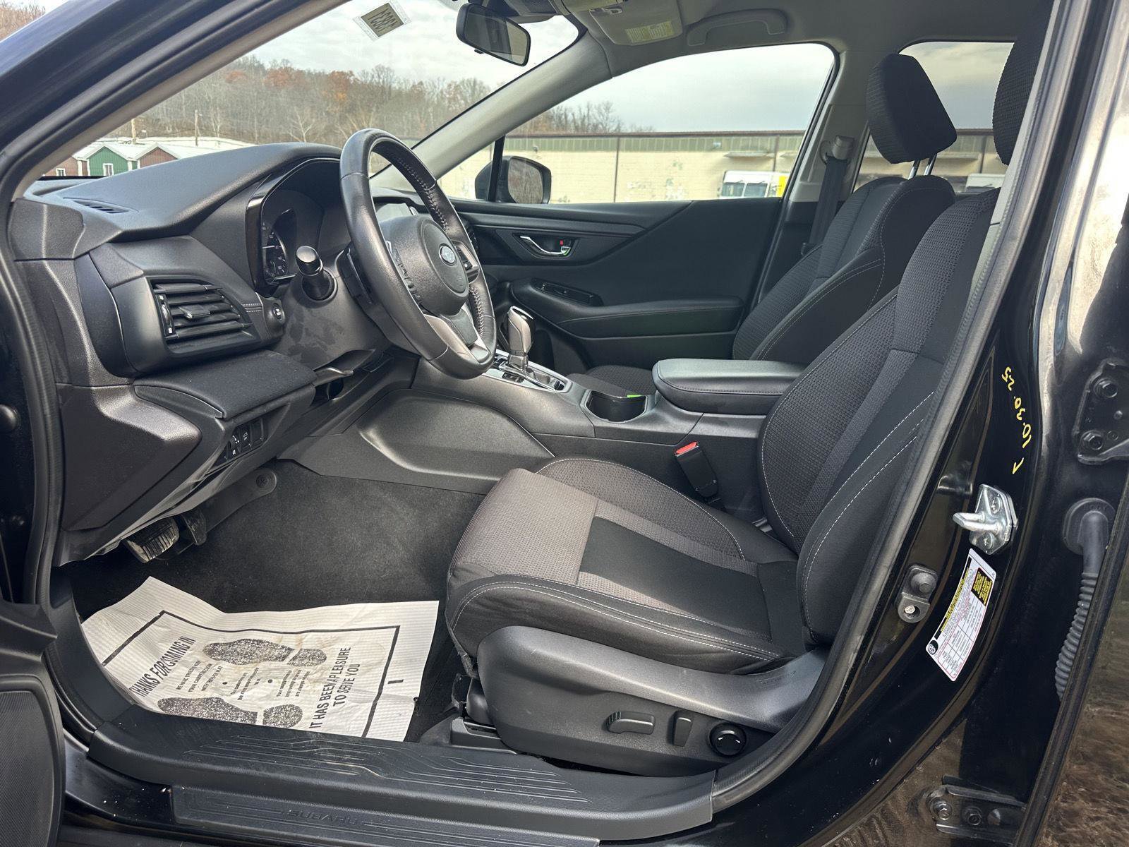 Used 2023 Subaru Outback Premium image 8