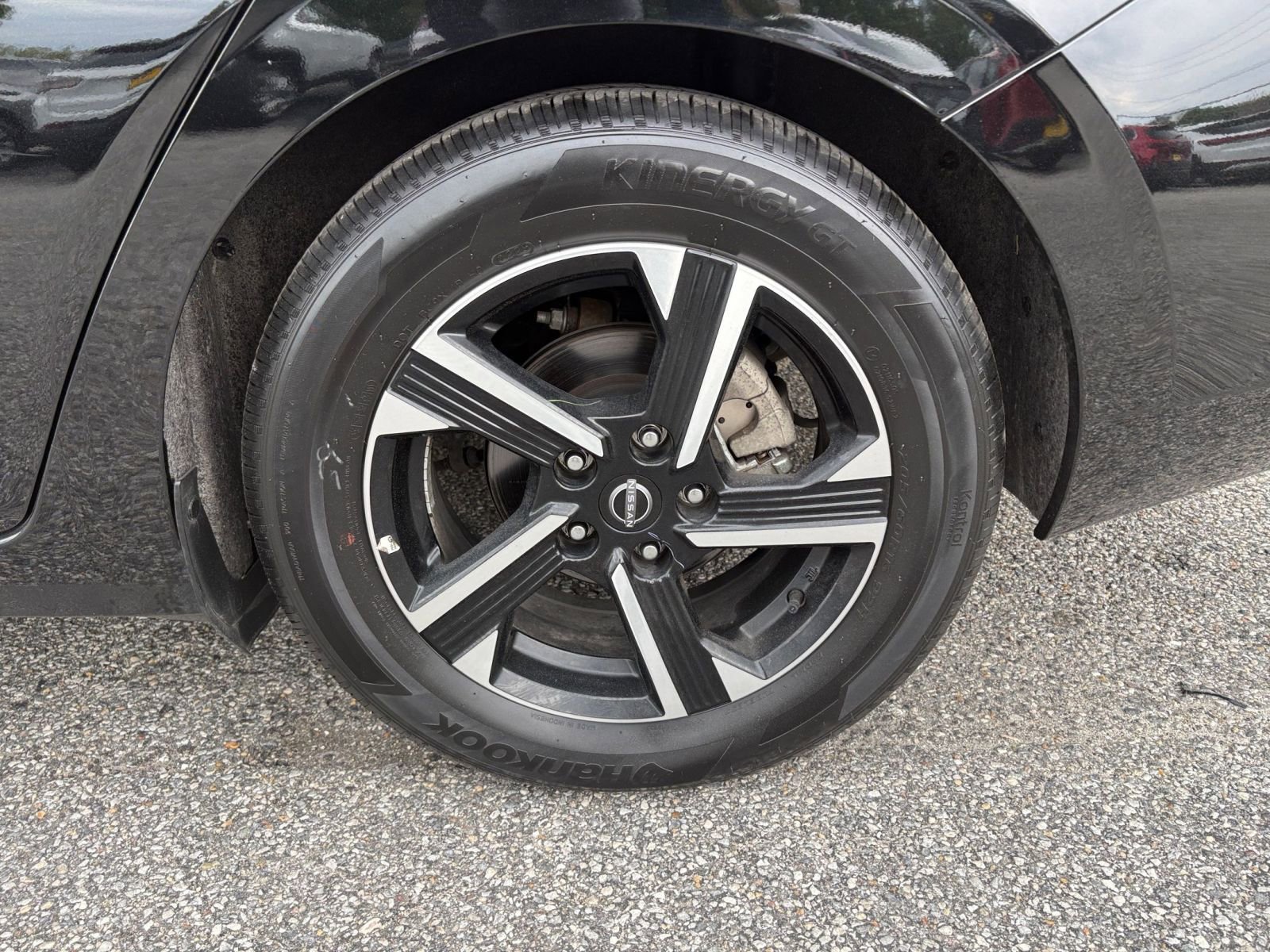 Used 2025 Nissan Sentra SV FWD image 28