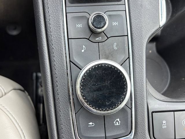 Used 2023 Cadillac XT4 Luxury w/ Cold Weather Package FWD image 34