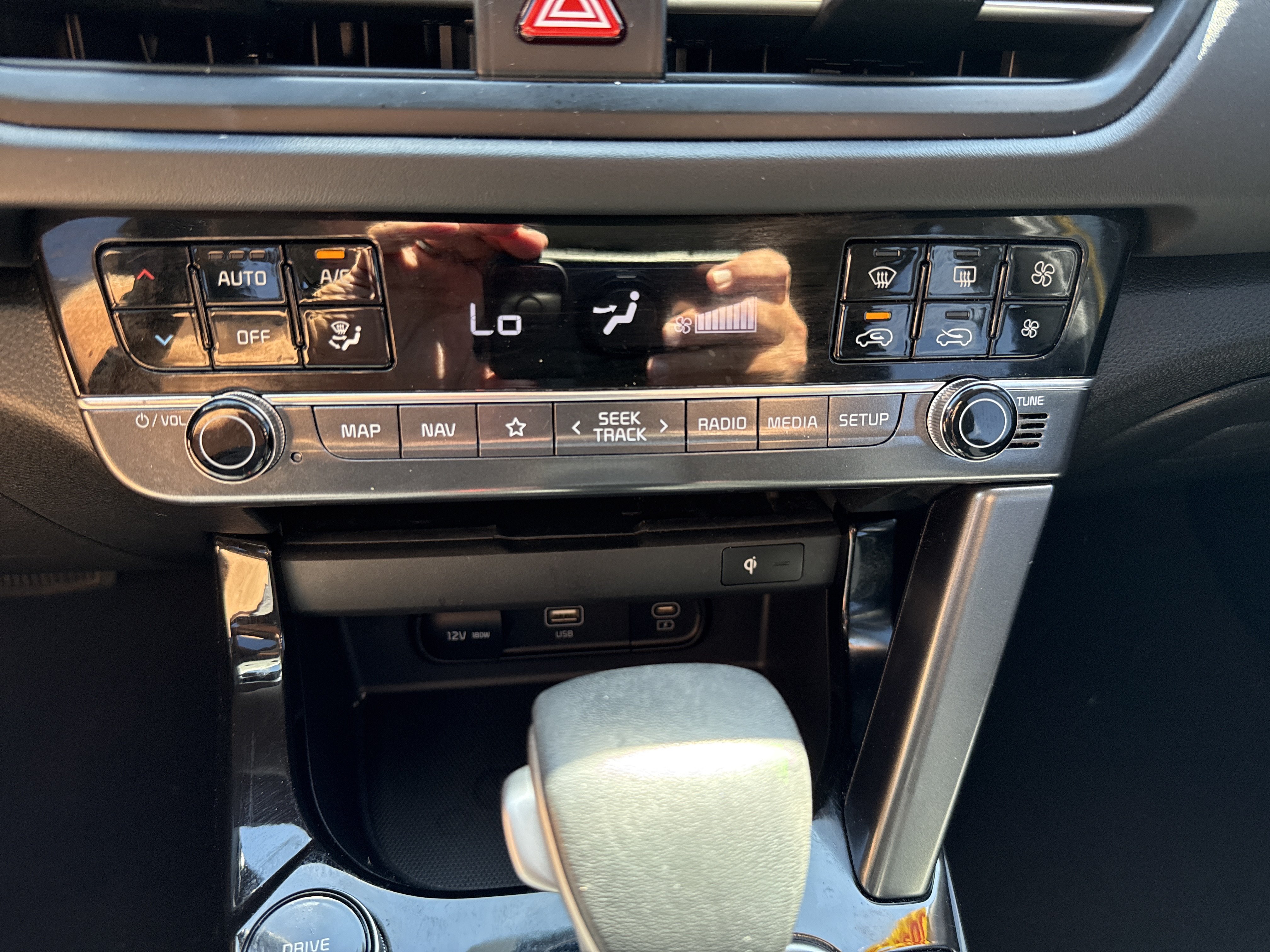 Certified 2024 Kia Seltos SX w/ SX Sunroof Package AWD/4WD image 25