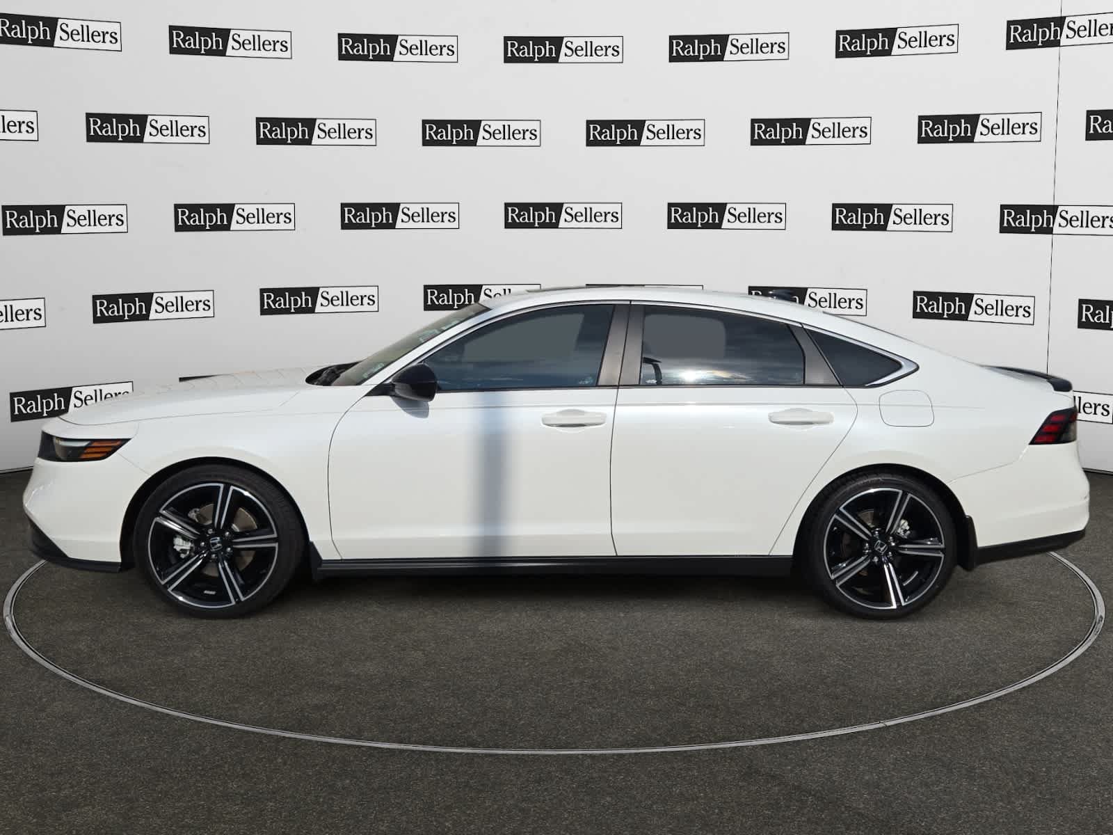 Used 2025 Honda Accord Sport image 3