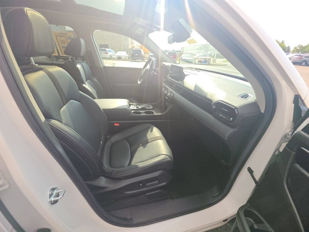 Certified 2025 Honda Pilot Touring image 34