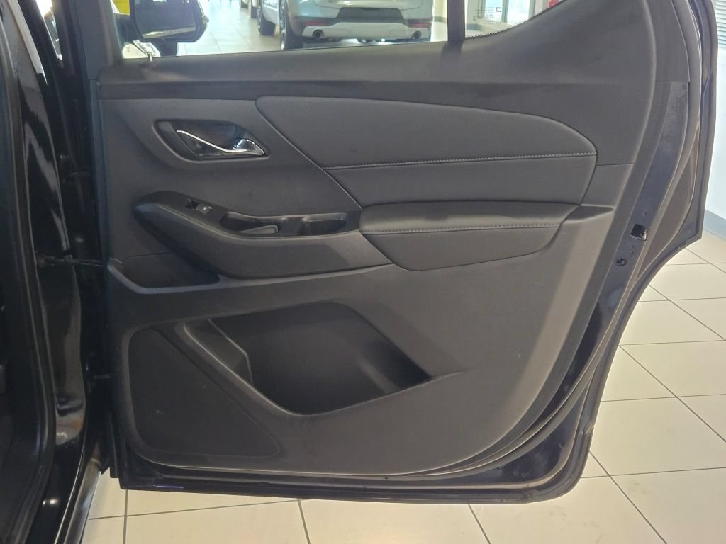 Certified 2023 Chevrolet Traverse LT w/ LPO, Floor Liner Package AWD/4WD image 9