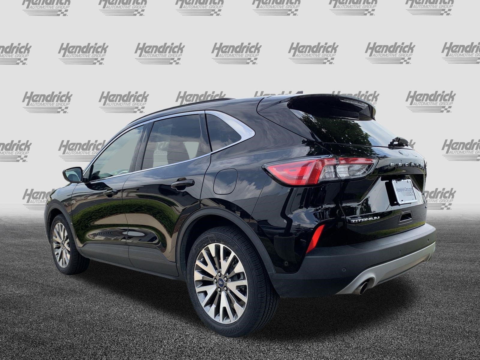 Used 2021 Ford Escape Titanium AWD/4WD image 8