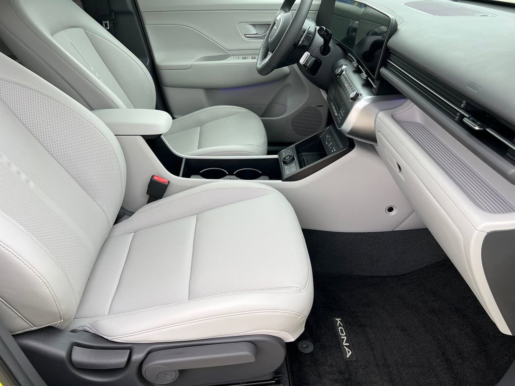 Certified 2024 Hyundai Kona Limited FWD image 7