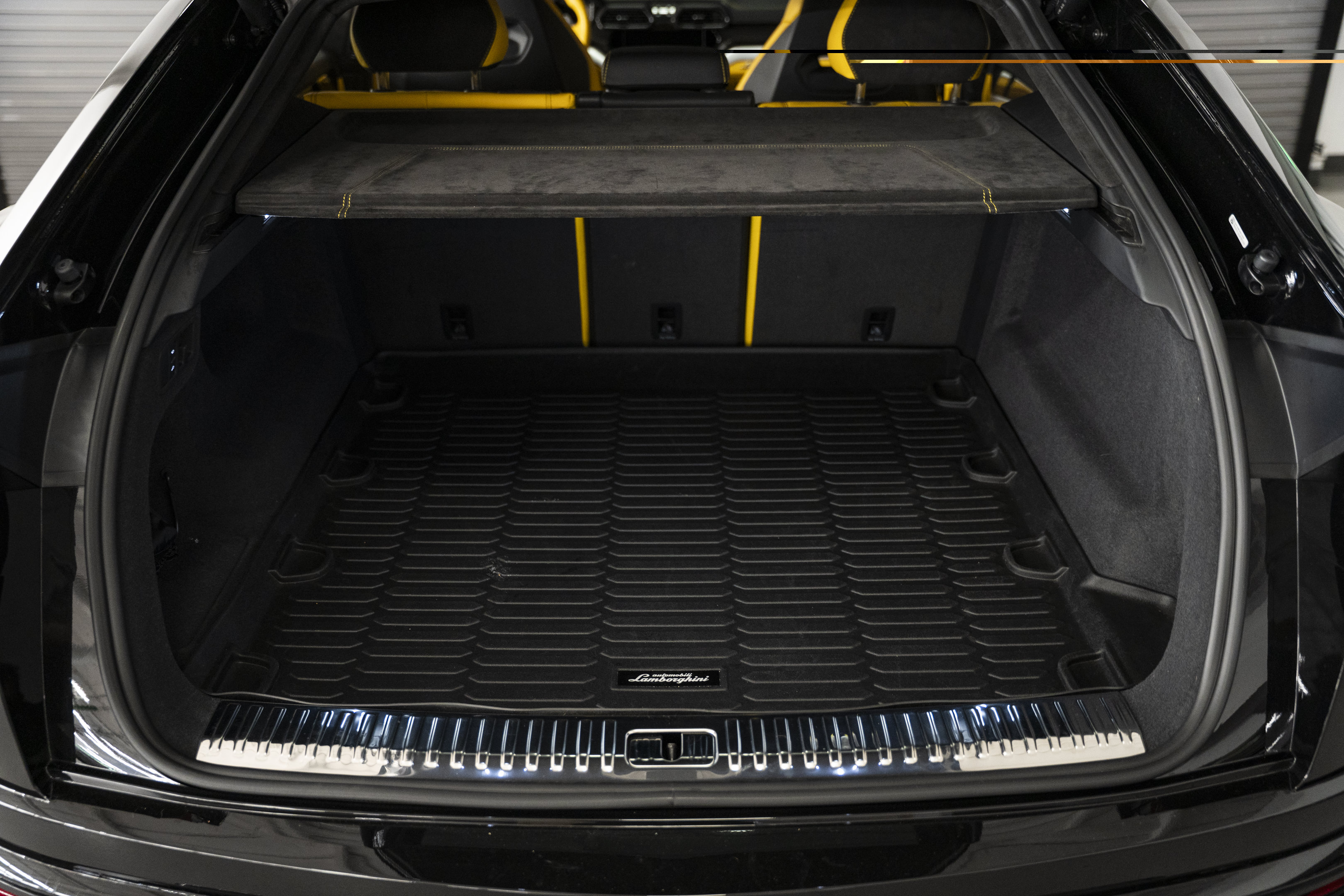 Used 2022 Lamborghini Urus AWD/4WD image 49