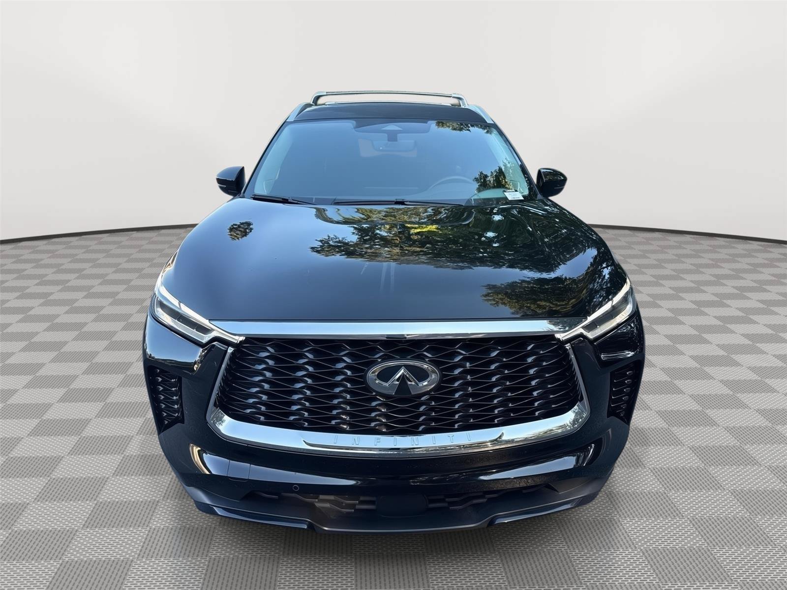 Used 2025 INFINITI QX60 Luxe w/ Cargo Package FWD image 3