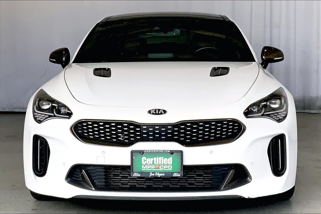 Used 2021 Kia Stinger GT1 RWD image 2