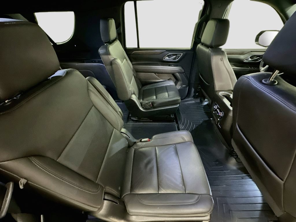 Used 2022 Chevrolet Suburban Z71 w/ Luxury Package AWD/4WD image 27