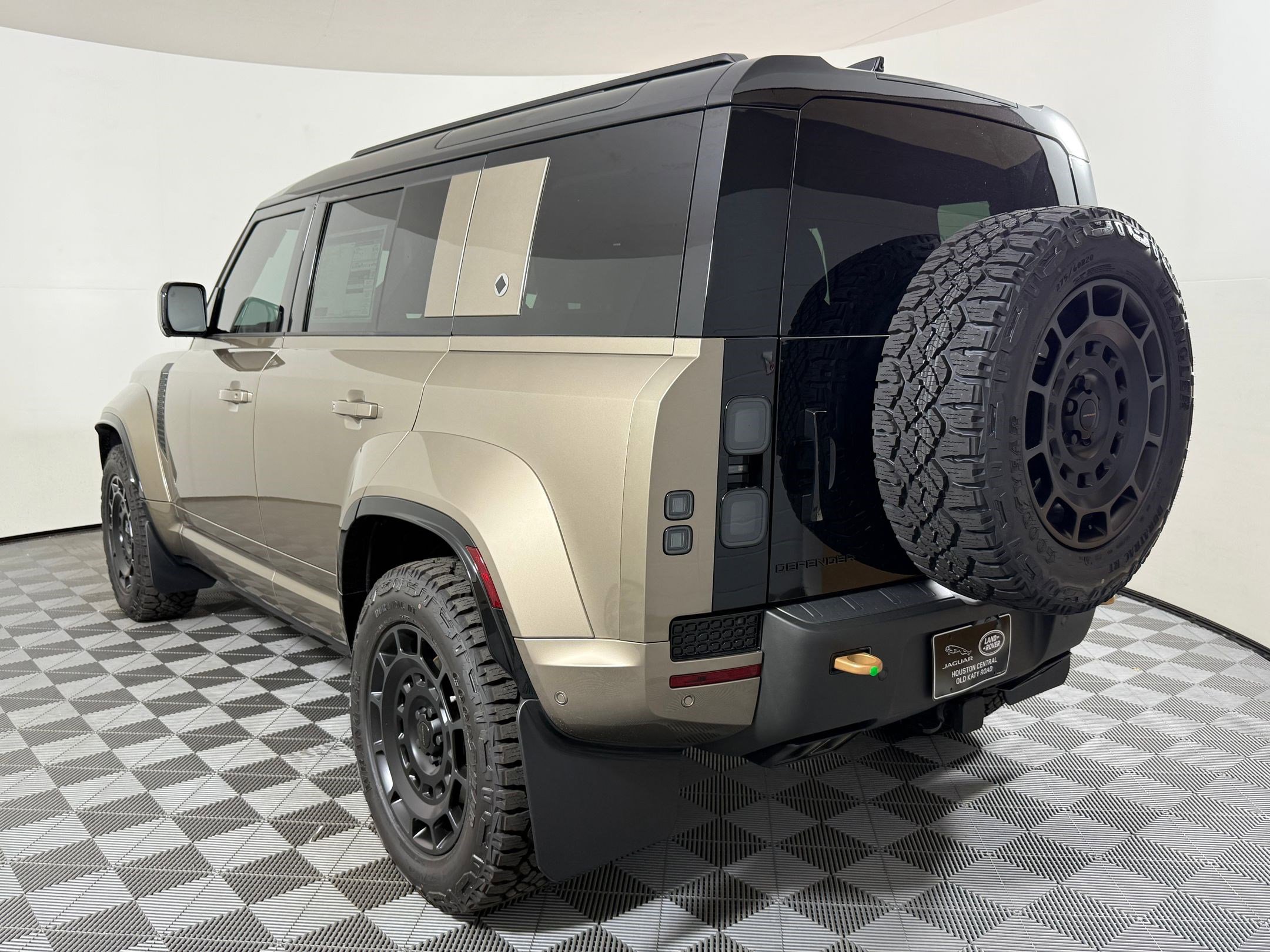 New 2026 Land Rover Defender 110 OCTA AWD/4WD image 3