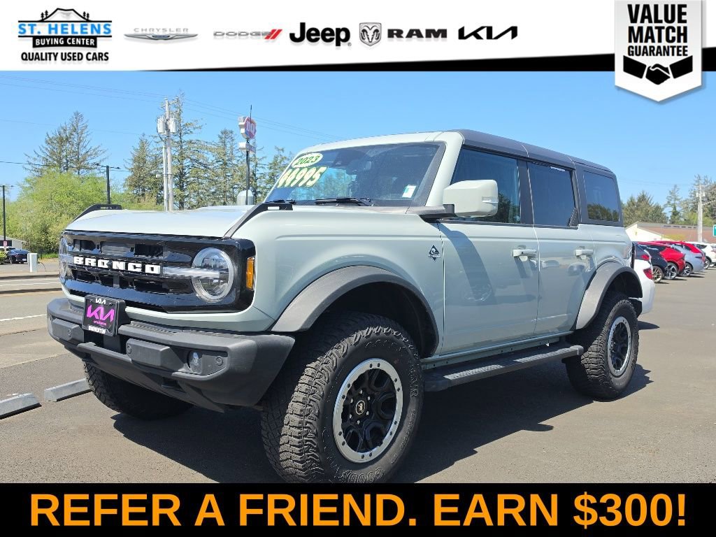 Used 2023 Ford Bronco Outer Banks w/ Sasquatch Package AWD/4WD image 1