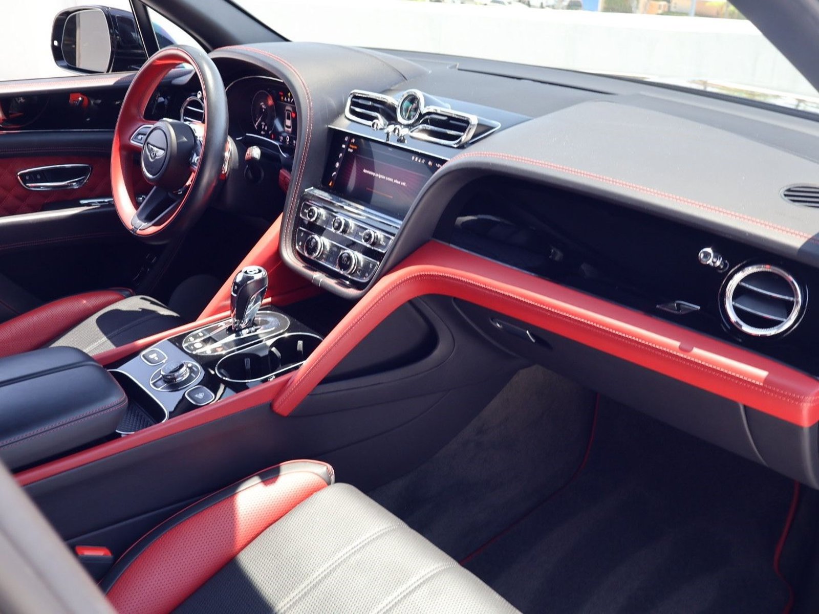 Certified 2022 Bentley Bentayga AWD/4WD image 18