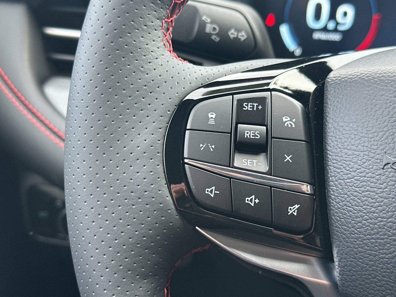 New 2026 Ford Explorer ST-Line w/ ST-Line Street Pack image 28