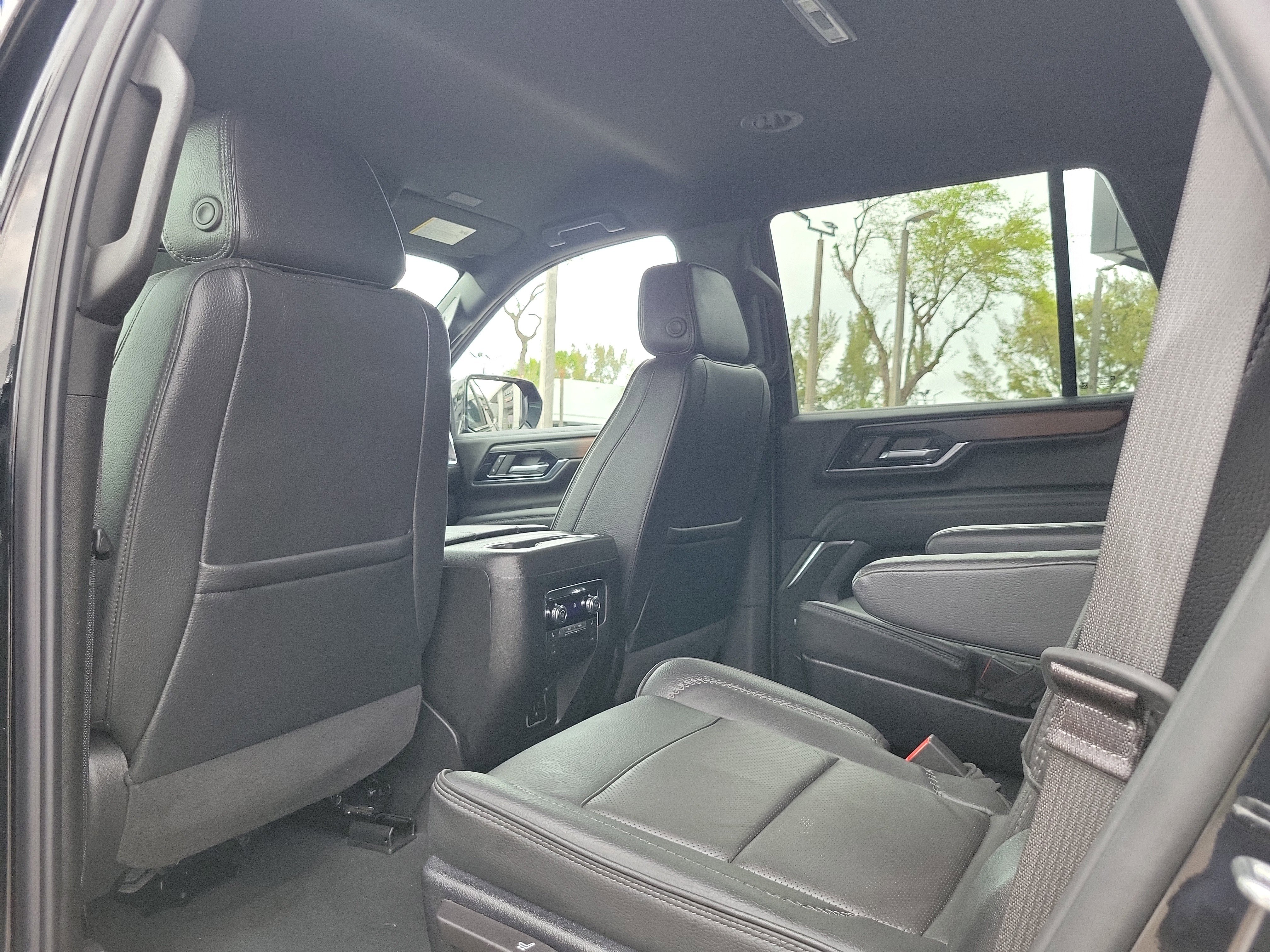 Used 2025 GMC Yukon Denali image 14
